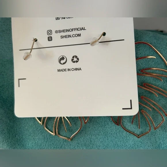 Golden Monstera Leaf Holographic Cut-out Dangle Earrings - Picture 4 of 6